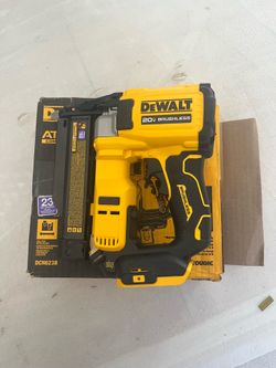 ATOMIC 20V MAX Lithium lon Cordless 23 Gauge Pin Nailer Tool Only