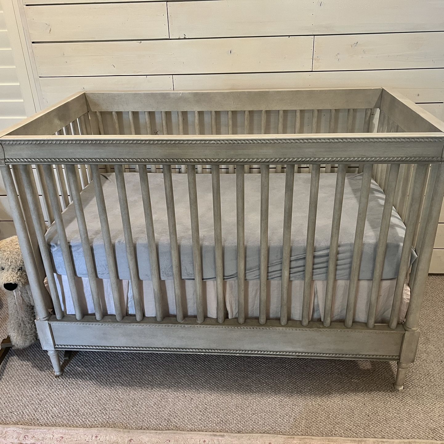 Airin spindle crib hotsell