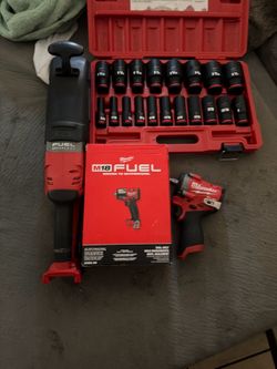Milwaukee FUEL 1/2 Bundle