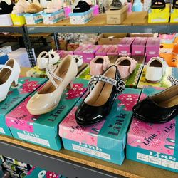 Beautiful Kids Shoes $10