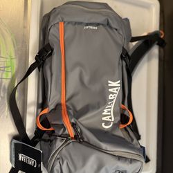 New CamelBak SnoBlast 22 Hydration Backpack (2L Reservoir)