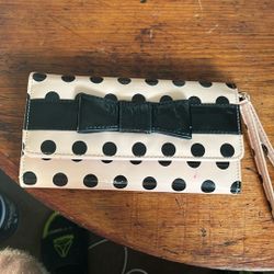 APT Womens Trifold Wallet