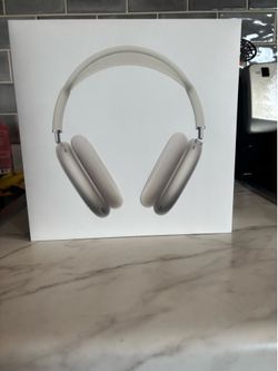 AirPods Max with Smart Case