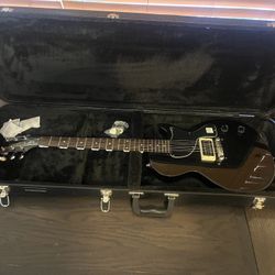 Epiphone Les Paul Junior Elictrical Guitar W/case.  Plays Great