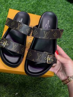 Sandals LV 6.5 woman
