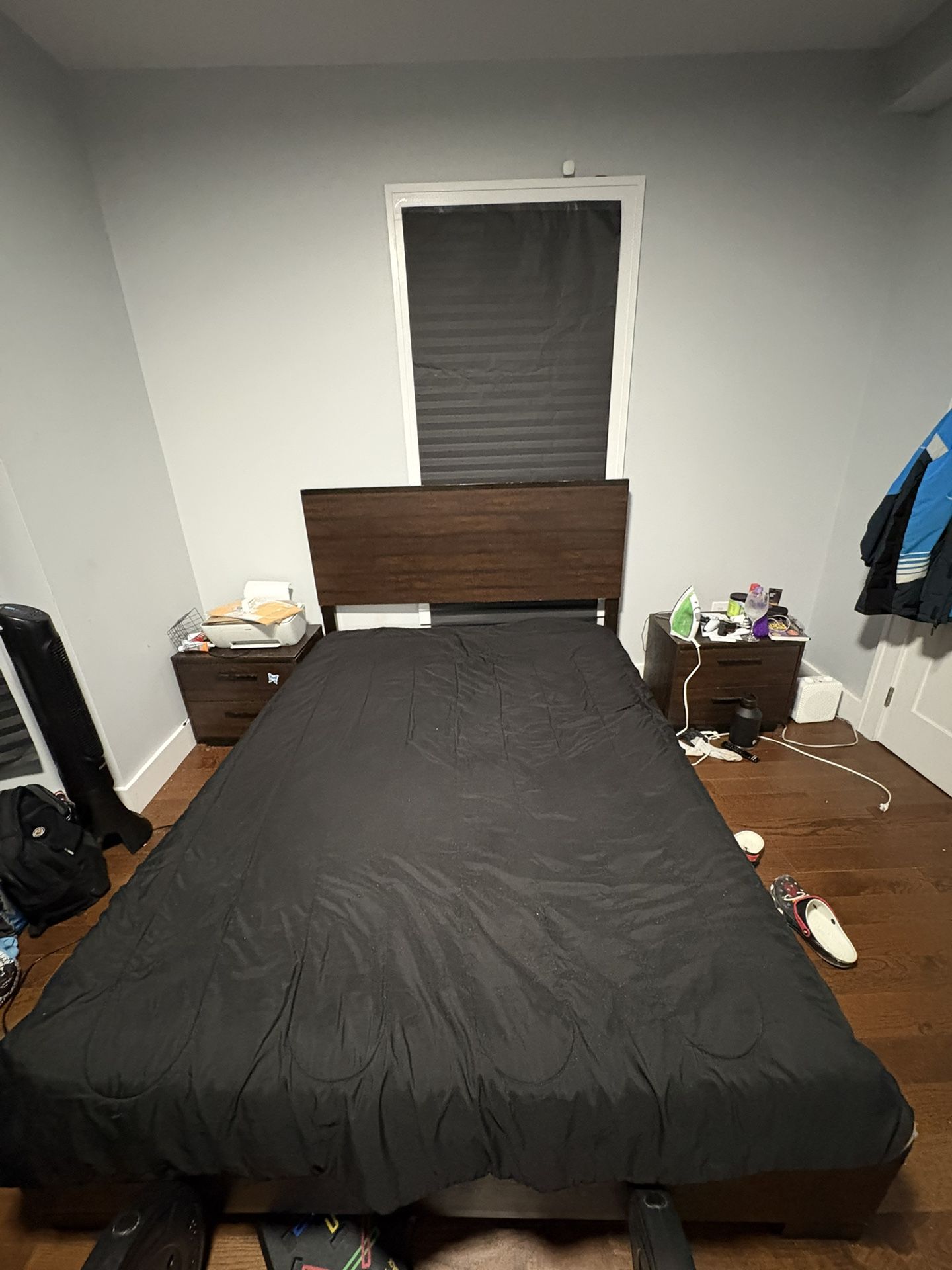 Queen Size Wood Bedframe