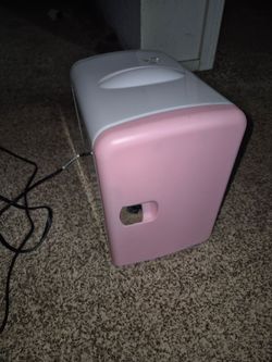 Fridgidair Mini Fridge