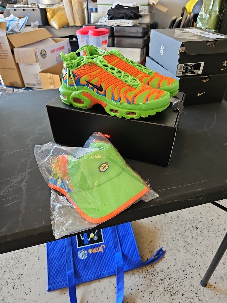 Nike Airmax Plus Supreme Green w/Hat