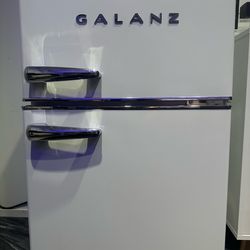 Galanz Mini fridge