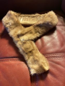 Vintage Light Colored Mink Collar With Clips