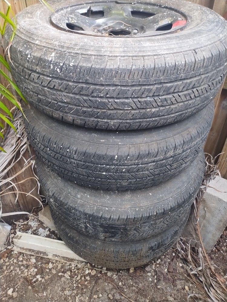 Gomas , Tire 245/75R 17