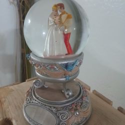Cinderella Snowglobe Disney 