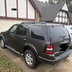 2007 Ford Explorer XLT • AS-IS • Not Running • Clean Title • $2,000 OBO