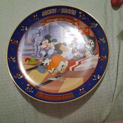 Collectors Plate With Certificate Of Authenticity 