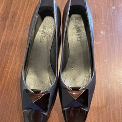 Vaneli Pewter Napa/Pt    Size 6