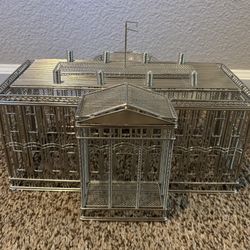 Wire Sculpture of White House 