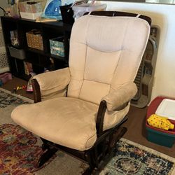 Rocking chair w/ Ottoman 