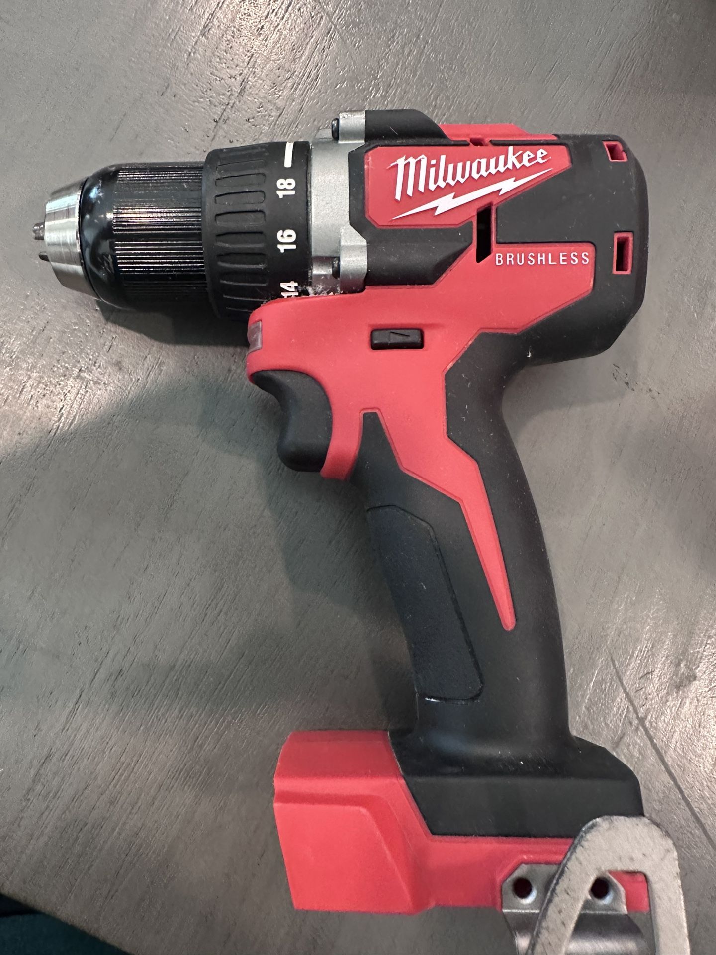 MILWAUKEE DRILL