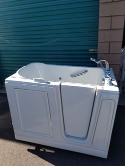 Walk In Tub W Jets & lights Jacuzzi BathTub