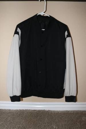 Men Size L - Button front Lightweight Jacket