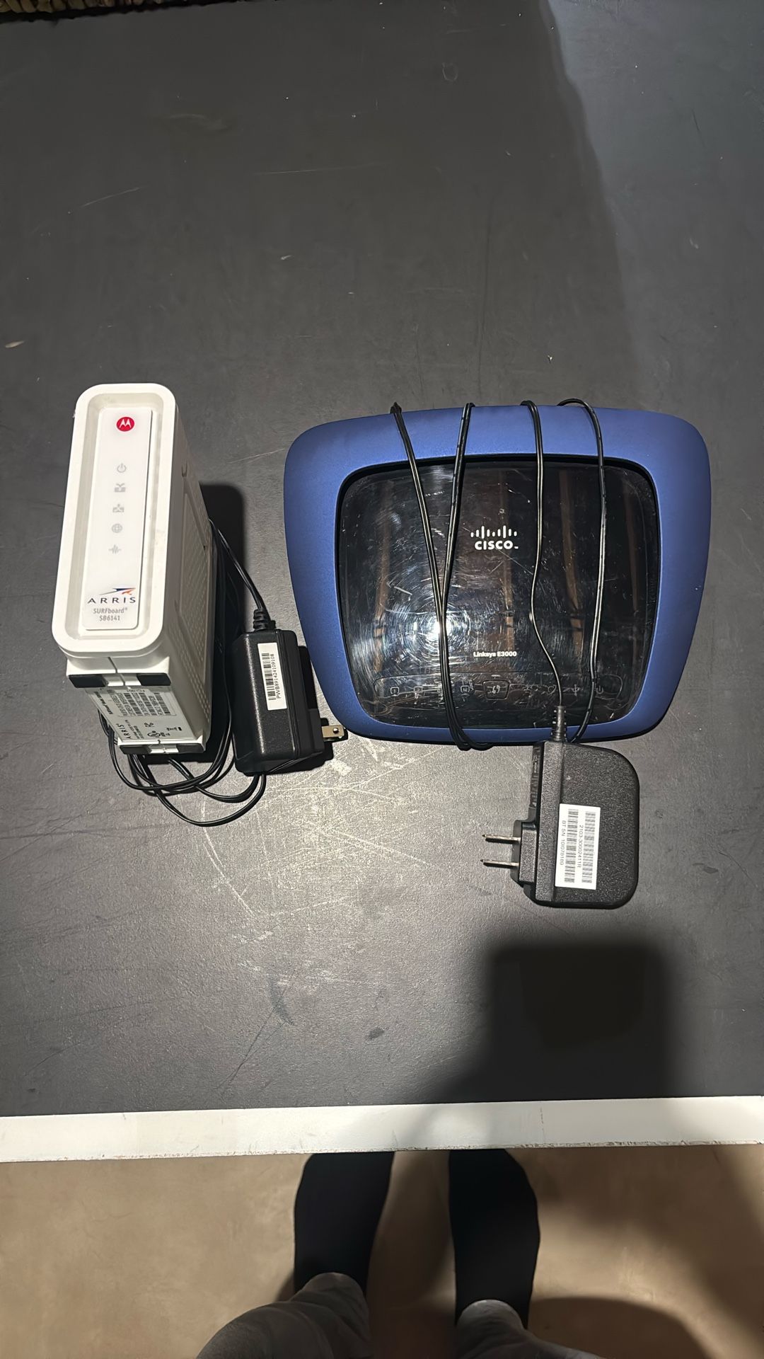 Cisco E3000 Router and ARRIS SURFboard SB6141 Modem