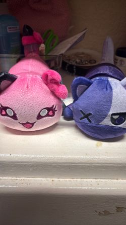 Aphmau plushies