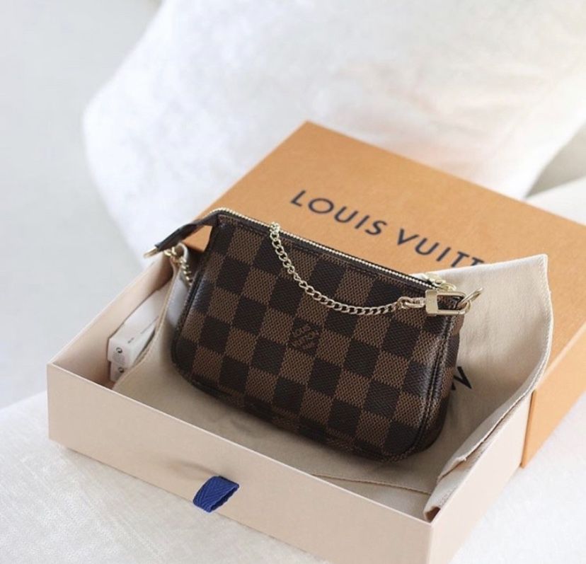 Louis Vuitton Mini Pochette Damier