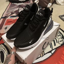 Men’s 9 1/2 women’s 11 Nike air max brand new