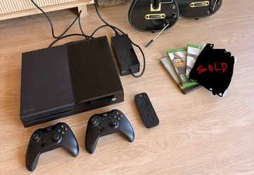 Xbox One Console Bundle w/ 2 Controllers, 3 Games & Media Remote Tested