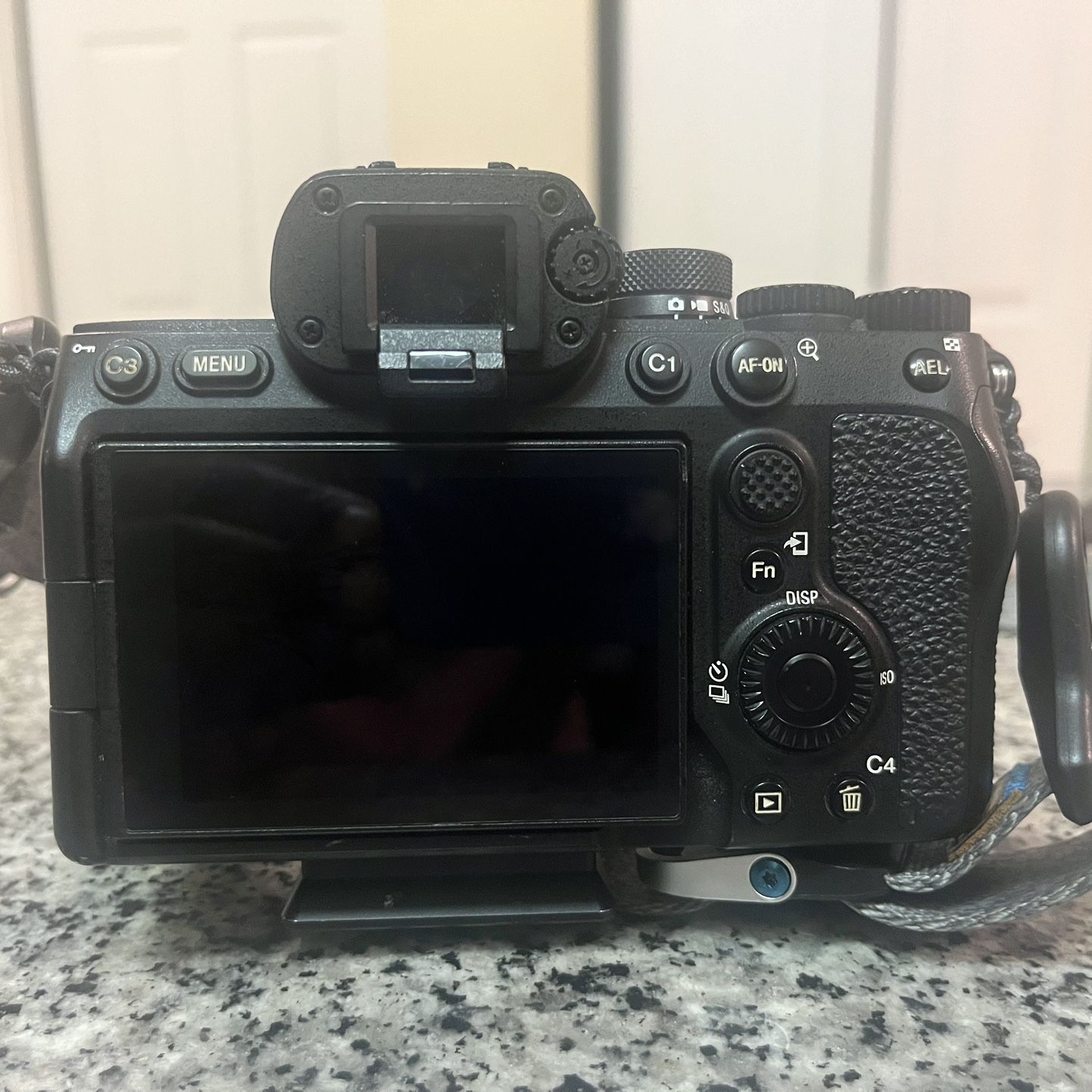 Sony Alpha A7 IV 4K 33MP 28-70mm Lens Full-Frame Mirrorless Camera (ILCE-7M4K/B)