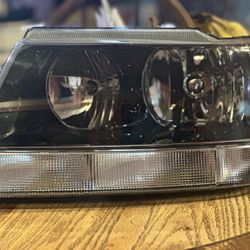 Headlight Assembly 99-04 Jeep Cherokee Both Headlights