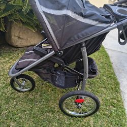 Jogging Three Wheeled Stroller 