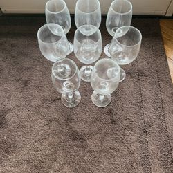 8 Standard Red Wine Glasses