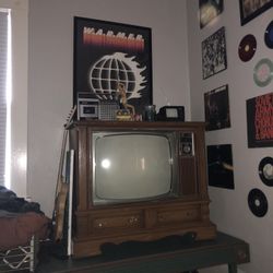 1974 Zenith 28” CRT TV WORKING