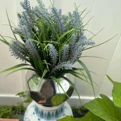 Flower vase