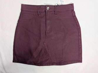 Demino, coated skirt size 8 women. Color bordo