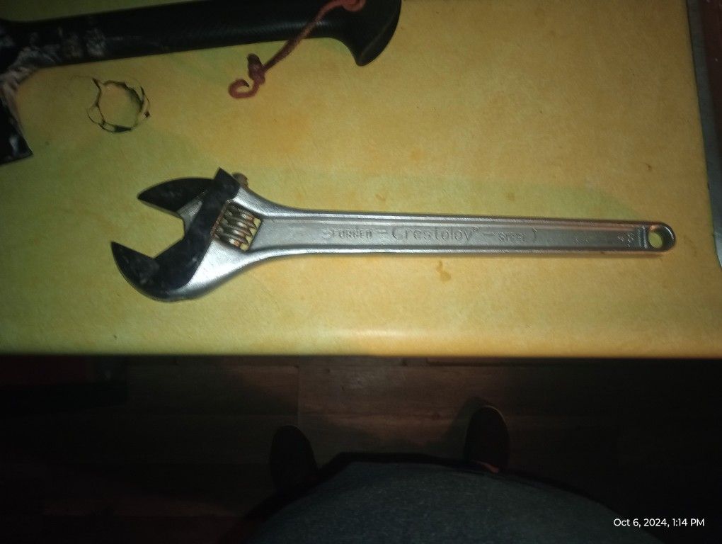 15 Inch Adjustable Wrench