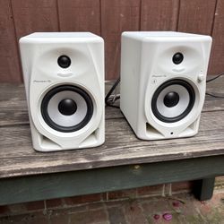 Pioneer Monitors - Used DM-50D-BT-W
