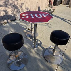 Bar Stools And Table 