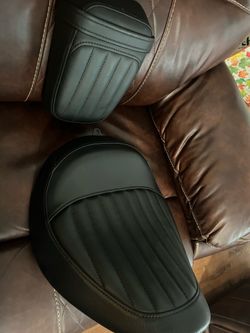 Motorcycle seat