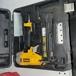 Dewalt nailers & staplers DWFP12