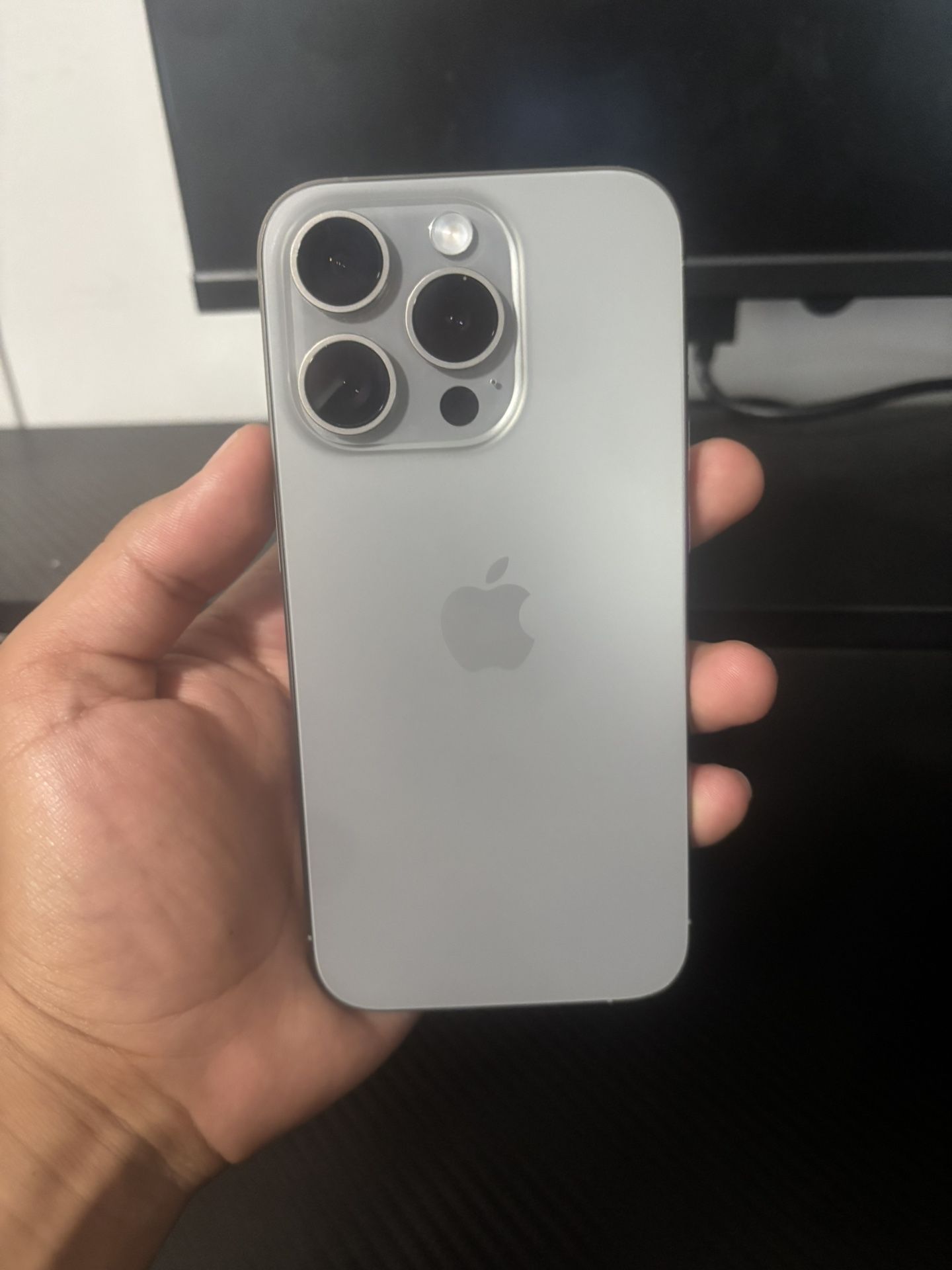 iPhone 15 Pro - 128GB - Unlocked