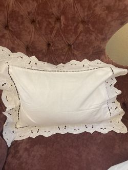 Set Of 3 Eyelet Decorative Pillows