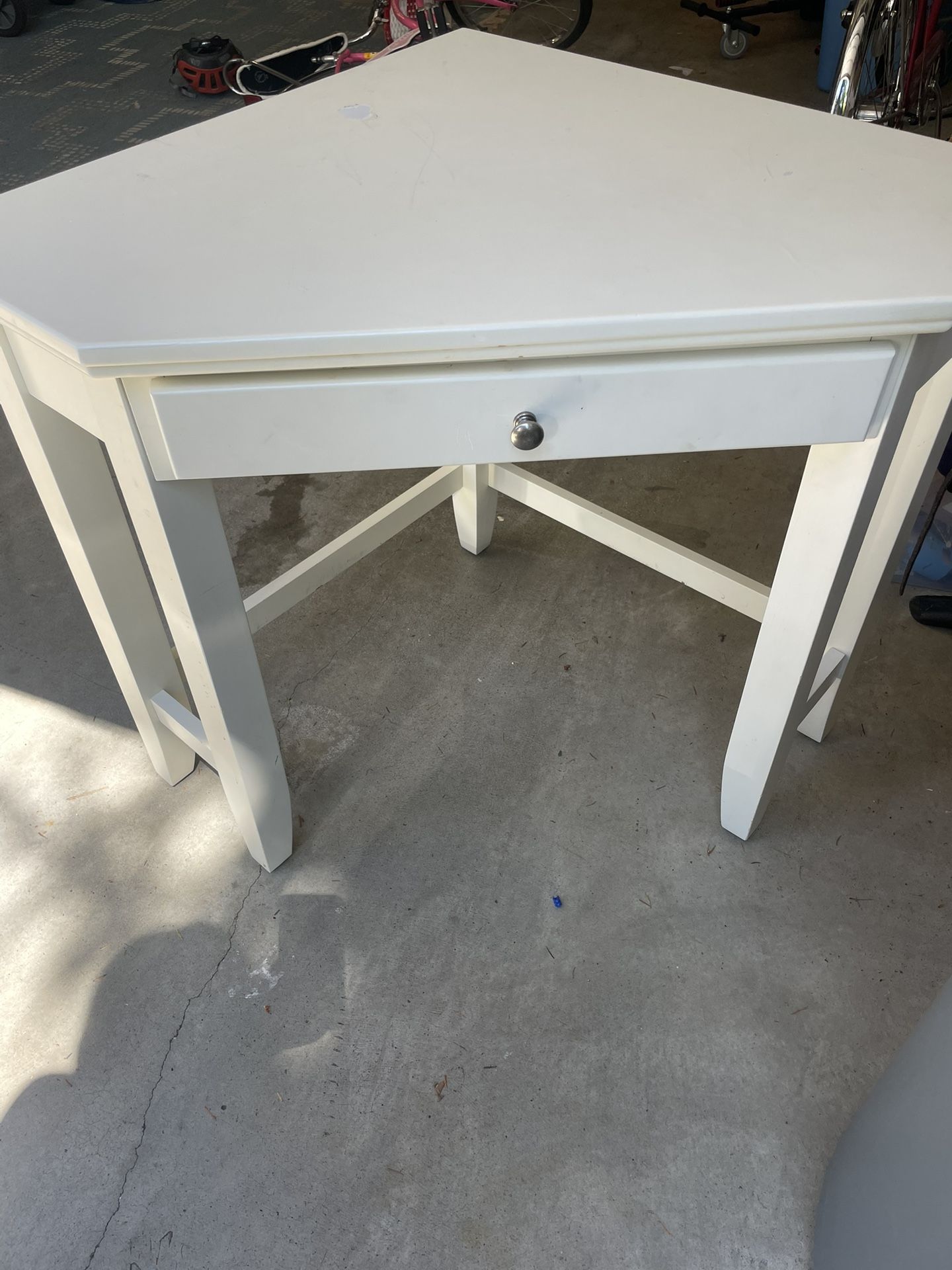 Free Corner Desk