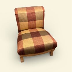 Vintage-Style Slipper Chair – Plaid Upholstery, Wood Legs, Armless Accent Chair