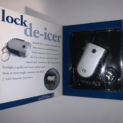 BRAND NEW PERFECT SOLUTIONS 3 IN 1 BATTERY OPERATED LOCK DE-ICER KEY CHAIN FLASHLIGHT CAR HEAT PICK