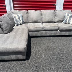 🚚 FREE DELIVERY! Beautiful Gray Sectional Couch For Sale 