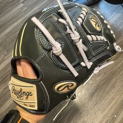 Rawlings Baseball Glove 