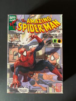 Horizon Hobbies Spider-Man vinyl model kit