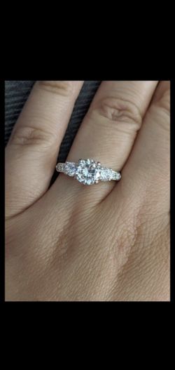 Special offer silver s925 ring which sparkly created topaz available in size 6 and size 8